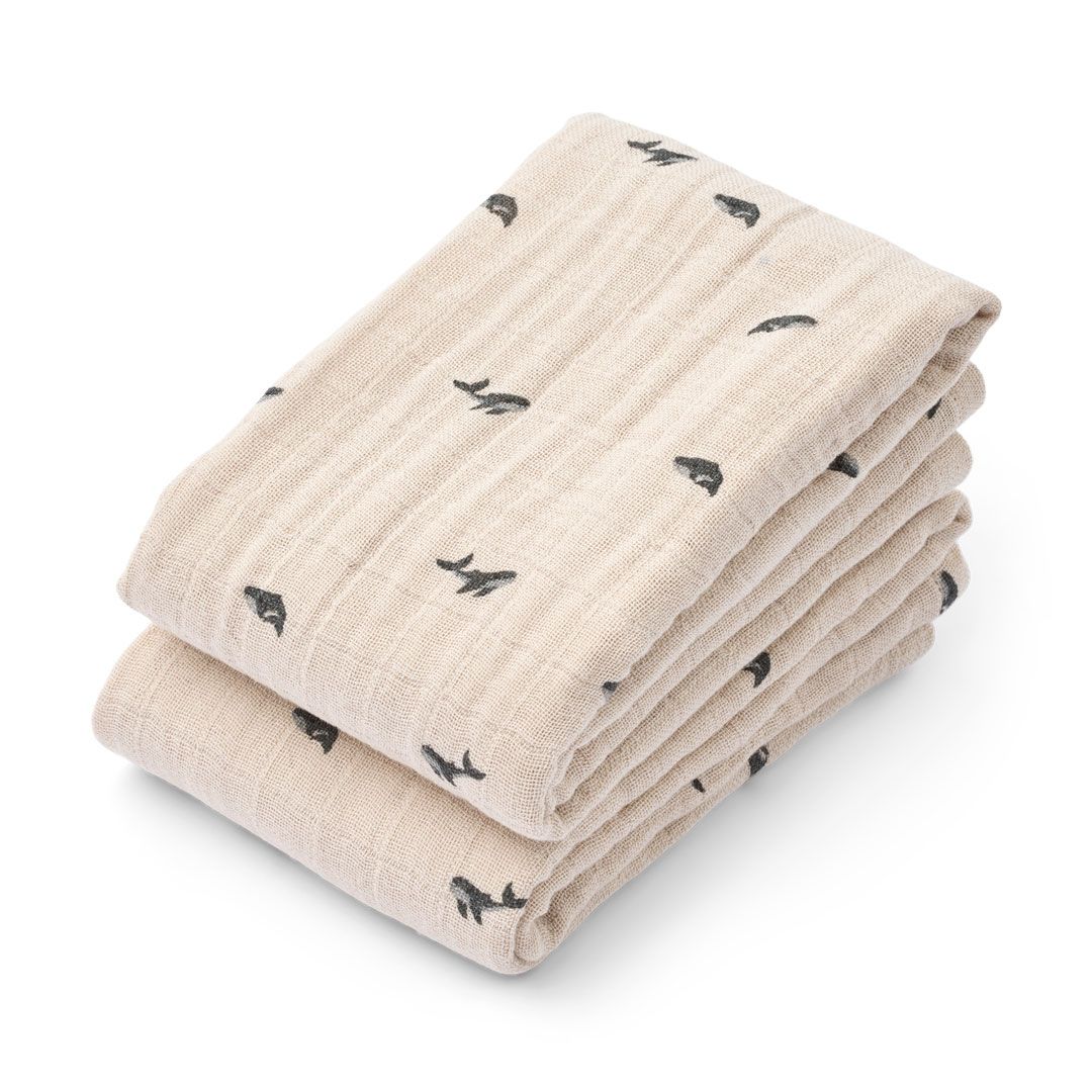 Liewood® komplet muslin plenic Lewis 65×65 cm – Mini Whale/Sandy