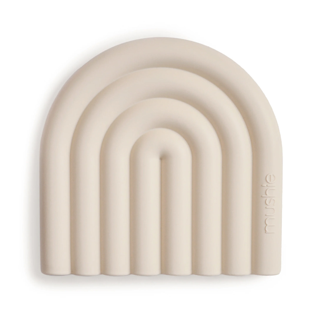 Mushie® grizalo mavrica – Shifting Sand